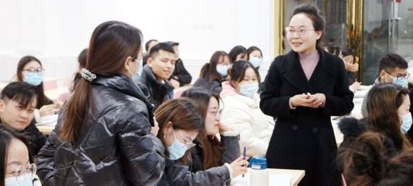 紫阳 专家指导+名师授课+培优补弱+日清月结的教学模式